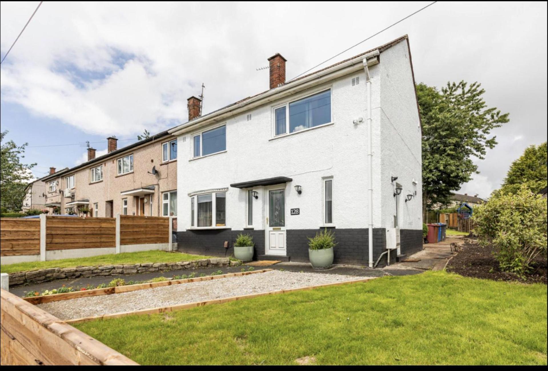 Come & Unwind In Charming 5 Bed House In Blackburn Blackburn  Bagian luar foto
