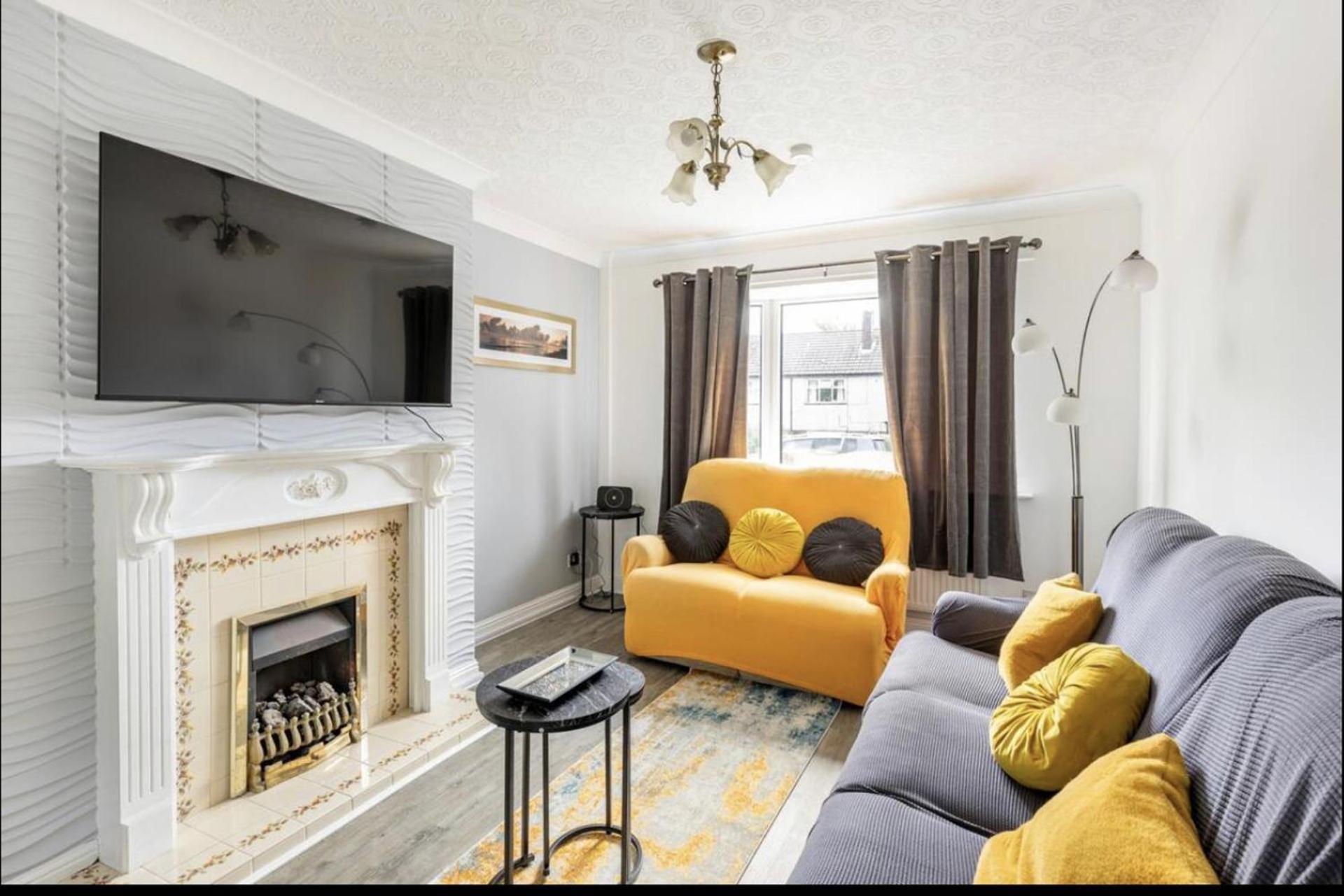 Come & Unwind In Charming 5 Bed House In Blackburn Blackburn  Bagian luar foto