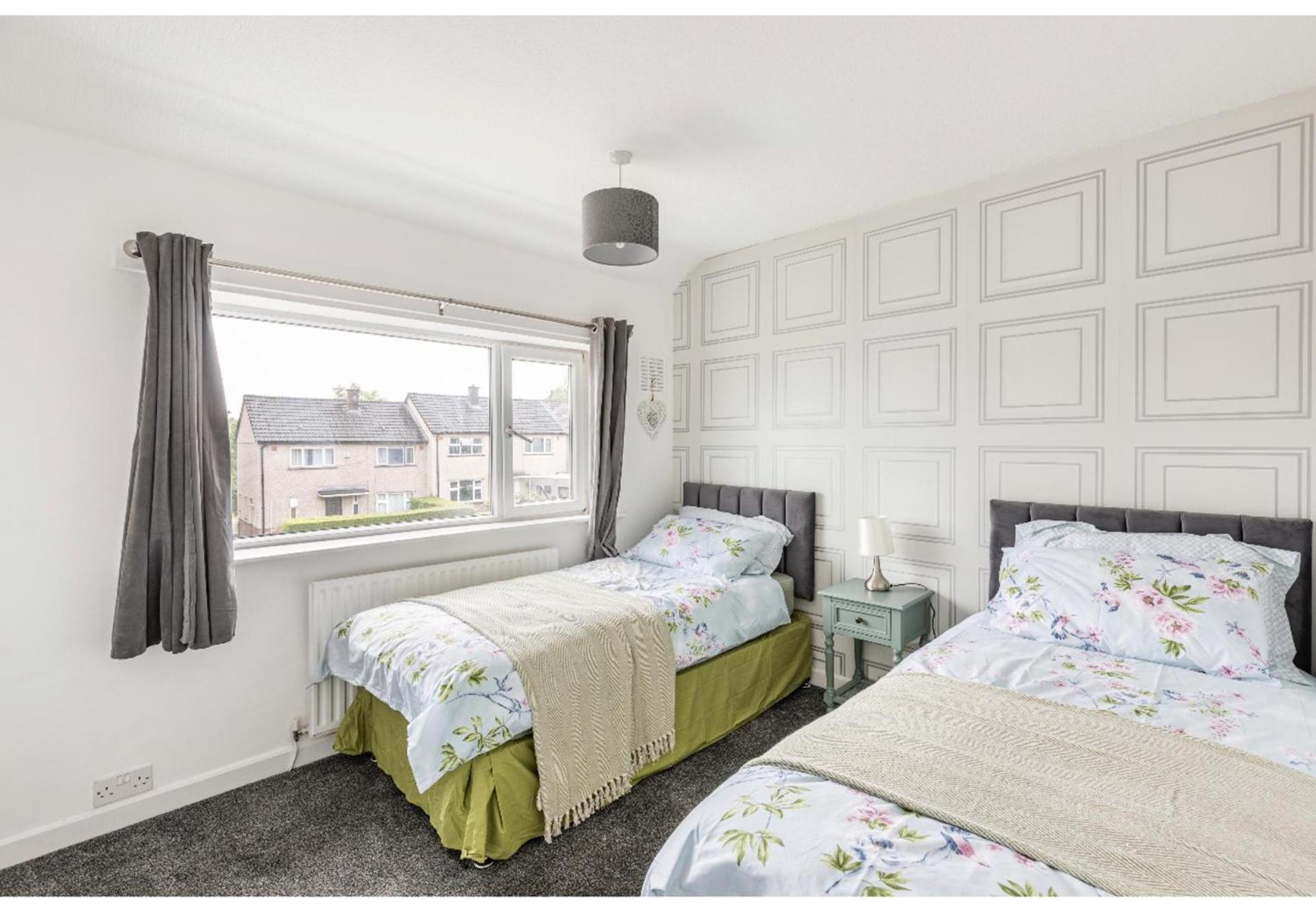 Come & Unwind In Charming 5 Bed House In Blackburn Blackburn  Bagian luar foto