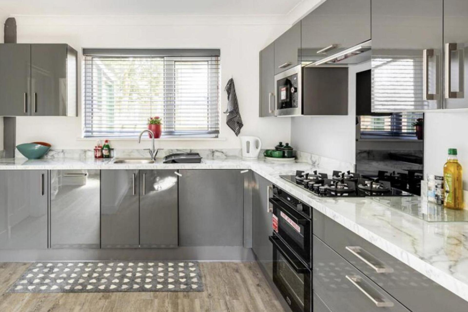Come & Unwind In Charming 5 Bed House In Blackburn Blackburn  Bagian luar foto