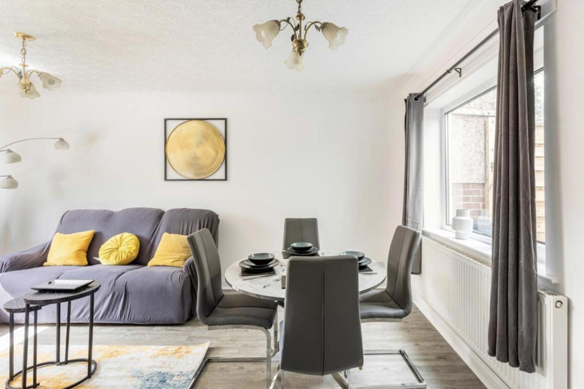 Come & Unwind In Charming 5 Bed House In Blackburn Blackburn  Bagian luar foto